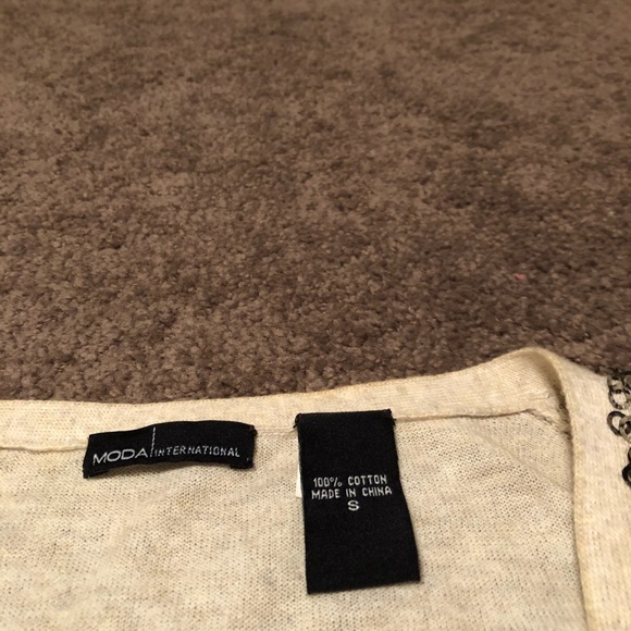 NO OFFERS JUST HIT BUY 🍓VS MODA crop sweater - Picture 7 of 7